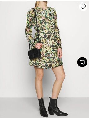 Vero Moda Floral Long-Sleeve Mini Dress in Green and Black
